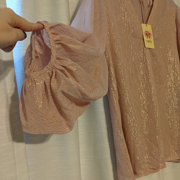 Entro baby pink flowy top with gold foil glitter embellishments, small - Picture 4 of 11